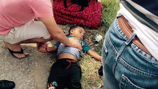 Su kanalına düşen çocuk kurtarıldı