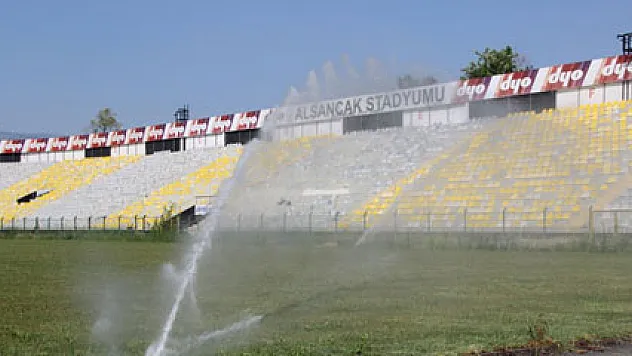 Tarihi Alsancak Stadı kaderine terk edildi