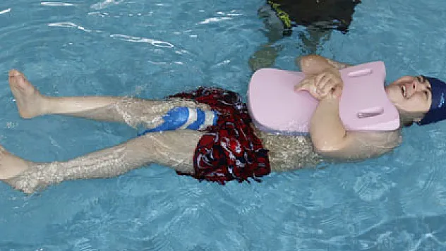 Engelli Çocukların Havuz Keyfi