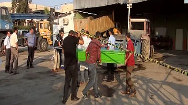 Minik çocuk yol süpürme aracının içinde öldü