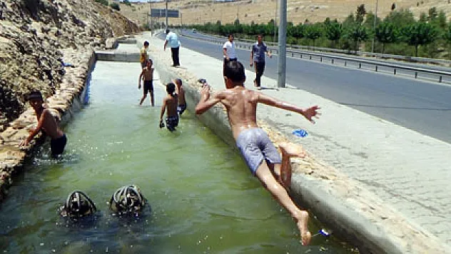 Çocukların karayolunda tehlikeli serinliği