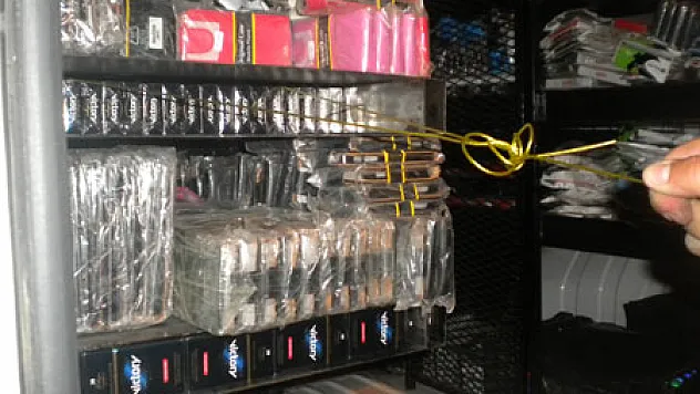 Minibüste 7 Bin 720 Paket Kaçak Sigara Ele Geçti