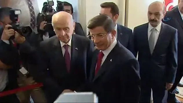 AK Parti-MHP görüşmesi başladı