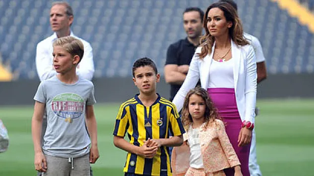 İşte Van Persie'nin arkasındaki Müslüman kadın