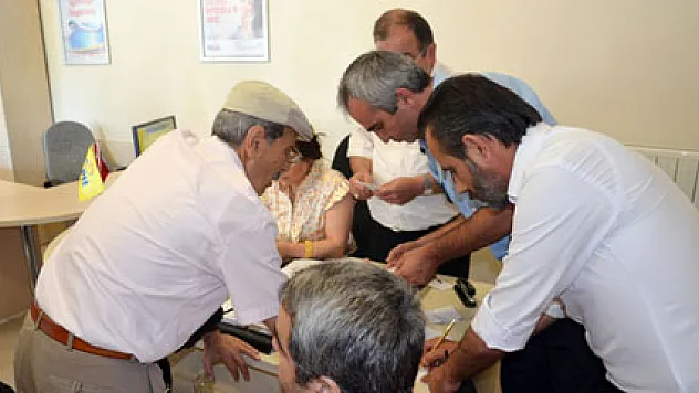 Telefon dolandırıcılarına 14 bin lirasını kaptırdı