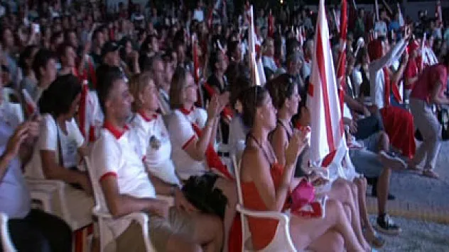 KKTC'de binlerce kişi şafak nöbeti tuttu