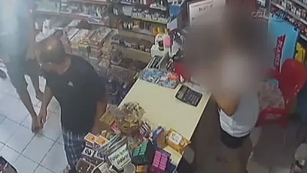 Tacizciyi dövüp polise teslim ettiler