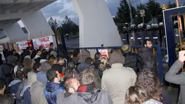 120 işçi polis zoruyla tahliye edildi