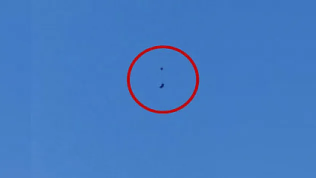 Amerikalı paraşütçü suya böyle çakıldı