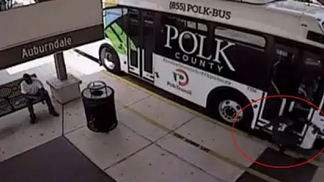 Yolcu otobüse karşı !