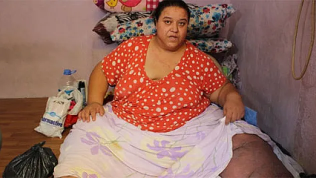 Tek göz odada 220 kiloyla yaşam mücadelesi
