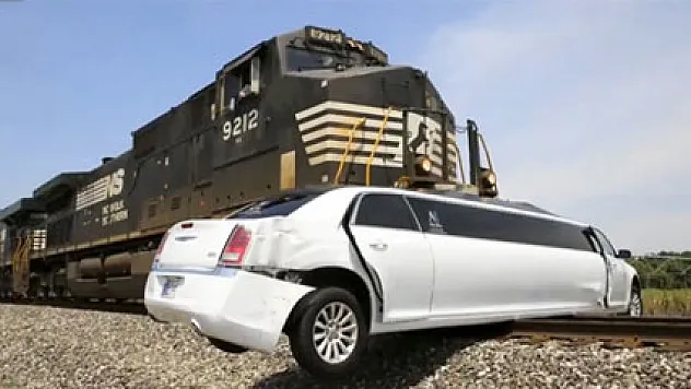 Tren limuzini biçti!