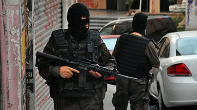 İstanbul'da geniş çaplı terör operasyonu: 1 ölü, 70 gözaltı