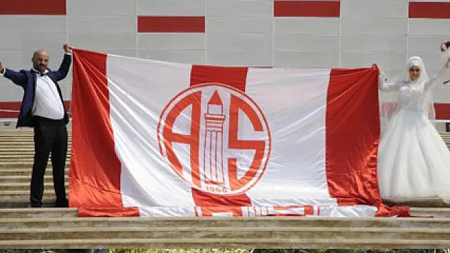 Fanatik gelin ve damat