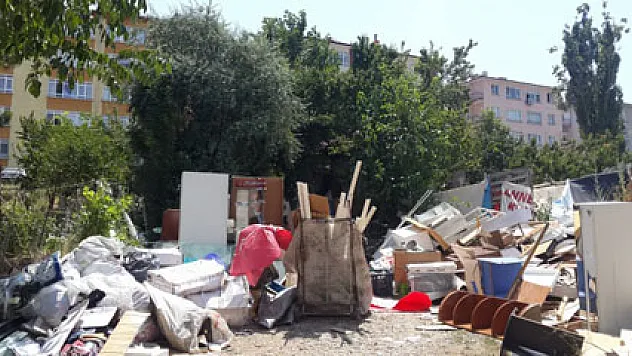 Operasyonda polise ve askere ait malzemeler bulundu