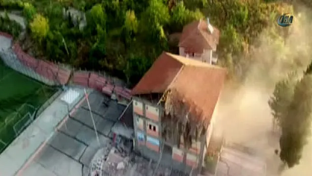 Heyelan dehşeti havadan böyle görüntülendi