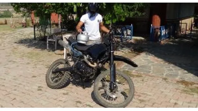 Motosiklete ilginç yakıt çözümü!