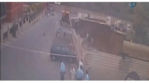 Yurt inşaatındaki göçük kamerada