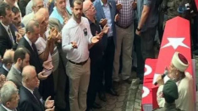 Cumhurbaşkanı Erdoğan, şehit cenazesine katıldı