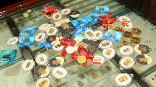 VATANDAŞLAR 'ÇEYREK ALTIN' YERİNE 'YARIM ÇEYREK' ALTINA YÖNELDİ 