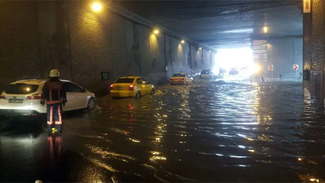 Taksim-Tarlabaşı tünelini su bastı