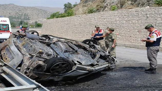 Yanan Araçta Can Verdi