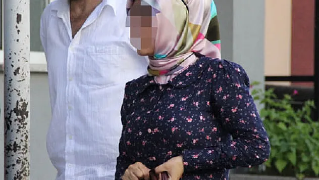 Kapkaççı Genç Kızın Cep Telefonunu Gasp Etti