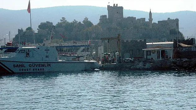 Göçmenleri taşıyan iki tekne battı: 12 ölü!