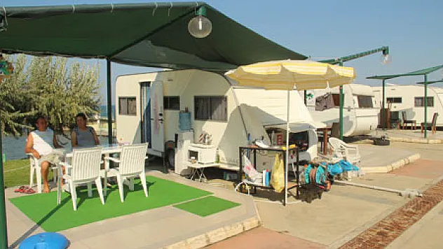 KARAVAN PARKA GELEN GİTMEK İSTEMİYOR