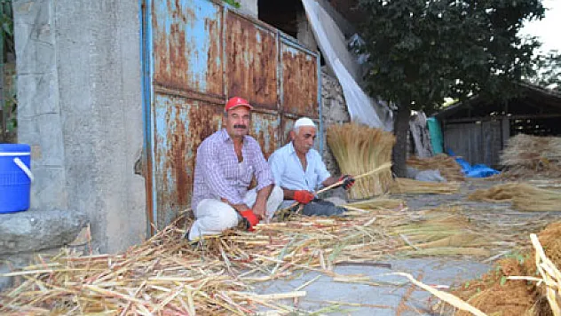 SÜPÜRGECİLER TEKNOLOJİYE DİRENİYOR