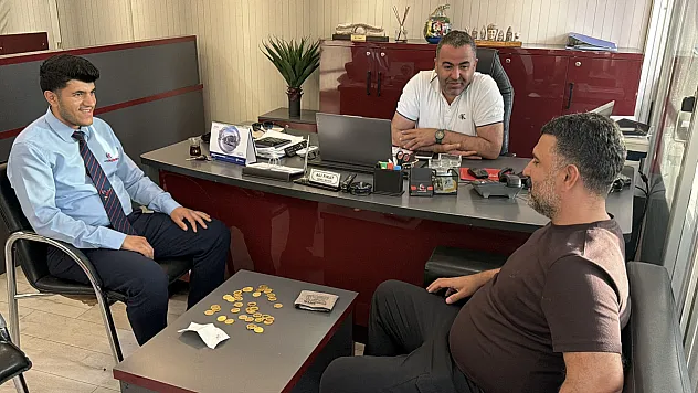 4,5 milyon liralık altın ve çeki sahibine ulaştırdı