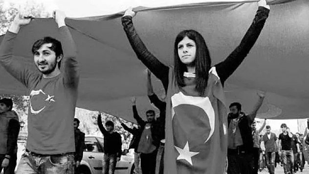 Terör olayları bayrak satışlarını arttırdı