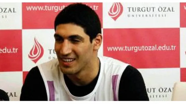Enes Kanter'den kafa karıştıran tweetler