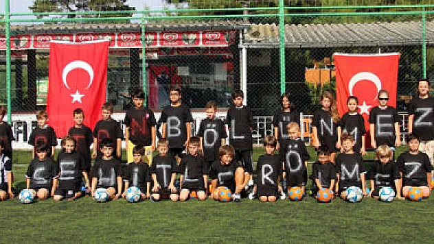Minik Futbolcular'dan Teröre Tepki