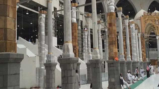 Kabe'deki Osmanlı revakları yerlerine monte ediliyor