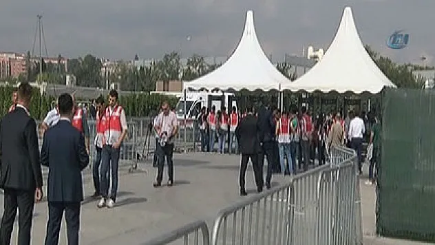 Yenikapı terör karşıtı mitinge hazır