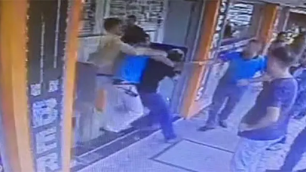 Tacizciye linç girişimi güvenlik kameralarına yansıdı