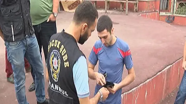 Okul önlerinde polis denetimleri başladı