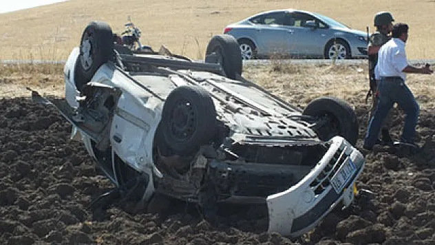 Otomobil takla attı: 4 ölü, 3 yaralı