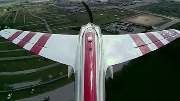 Nefes kesen Red Bull Air Race mücadelesinin galibi Bonhomme