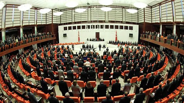 Türkiye'nin 2016 Yılı Bütçesi 13 Yıl Önceki Gibi Geçici Hazırlanacak