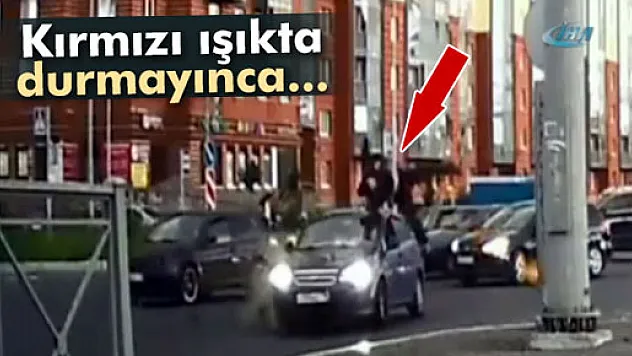 Motosiklet sürücü takla attı