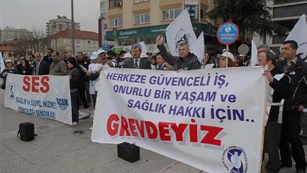 Sağlık çalışanlarından eylem