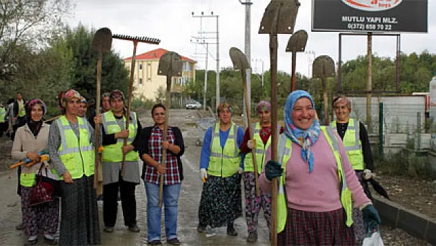 Erkekler kürekleri yürekli kadınlara bıraktı
