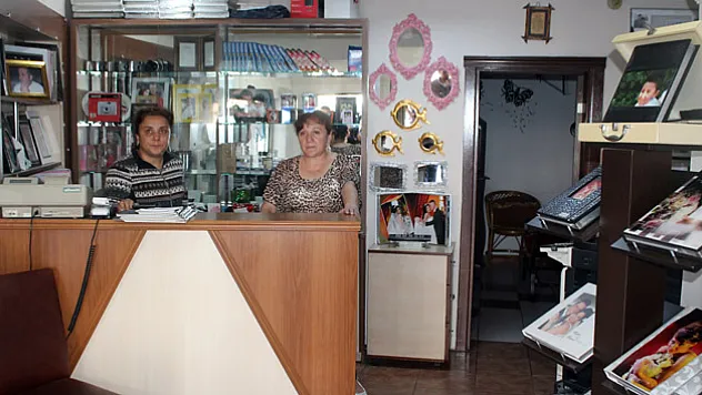 Fotoğrafçı dükkanı böyle soyuldu