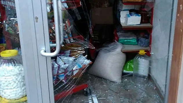 13 yaşındaki hırsız 50 TL'yi düşürünce yakalandı