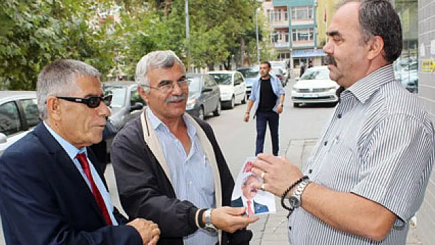 Görme engelli adayın emekli maaşıyla seçim kampanyası