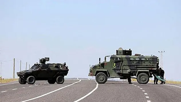 Askeri araç devrildi: 13 yaralı