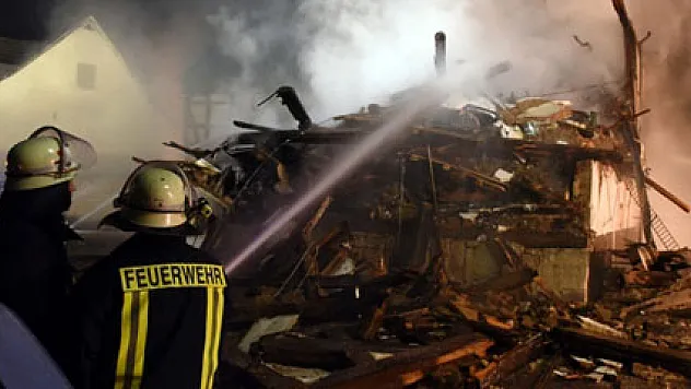 Almanya'da göçmen işçilerin kaldığı binada yangın: 12 yaralı