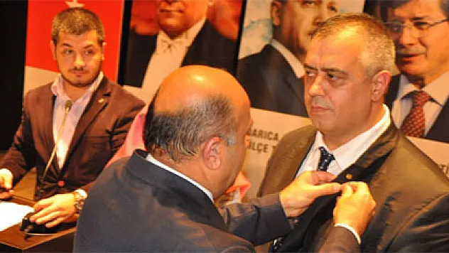 MHP'den istifa edip 150 kişiyle beraber AK Parti'den üye oldu